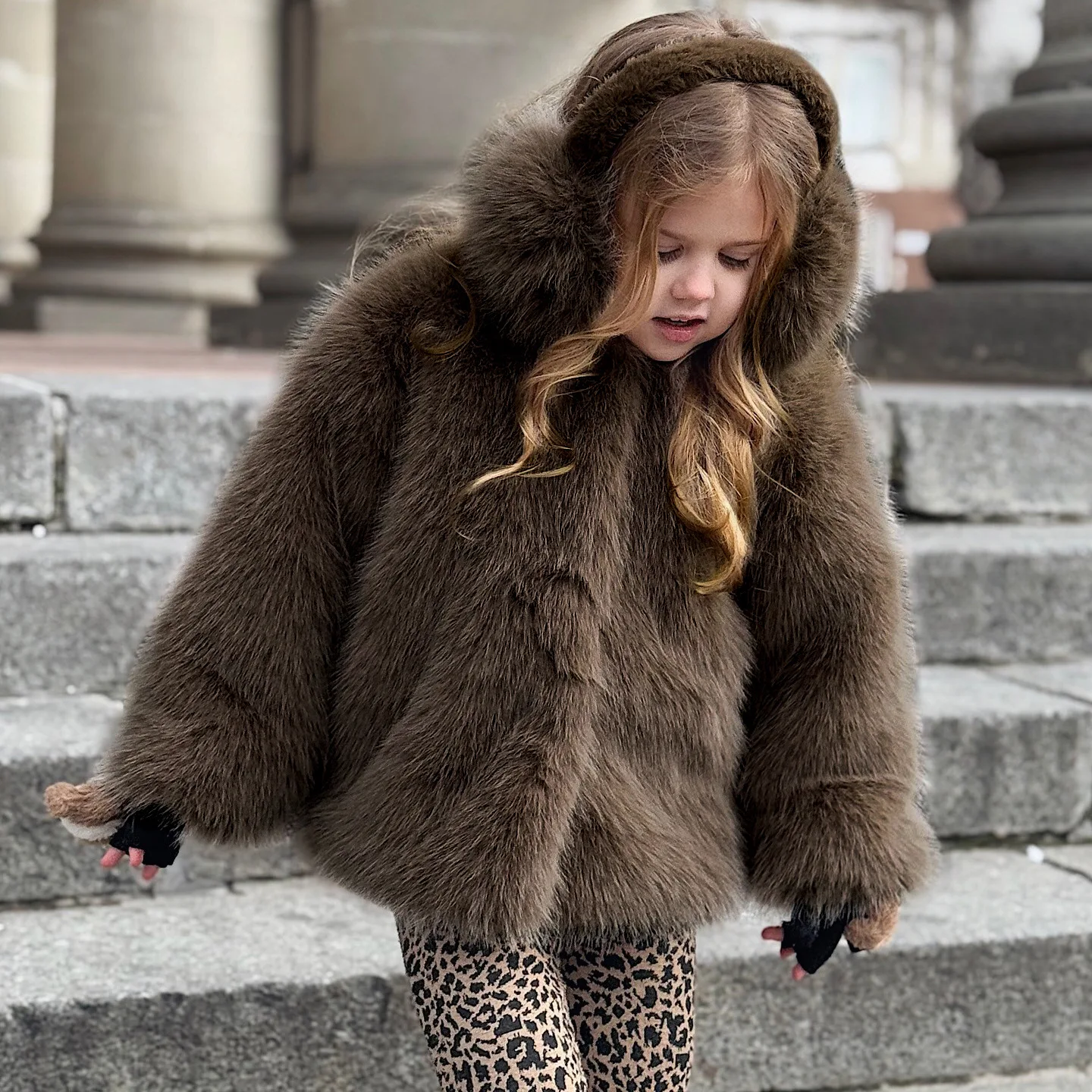 

Детская теплая зимняя куртка из искусственного меха лисы для девочек, модная верхняя одежда для малышей, 2026