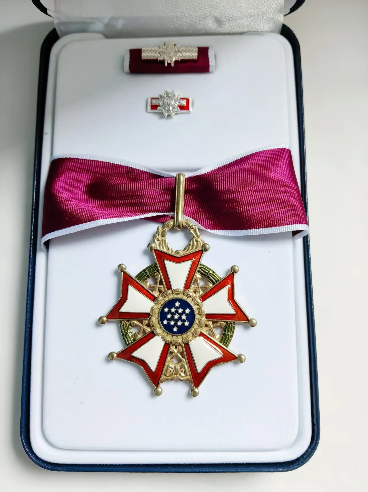Reproduction Legion of Merit Commander Class with Ribbon Bars with Case