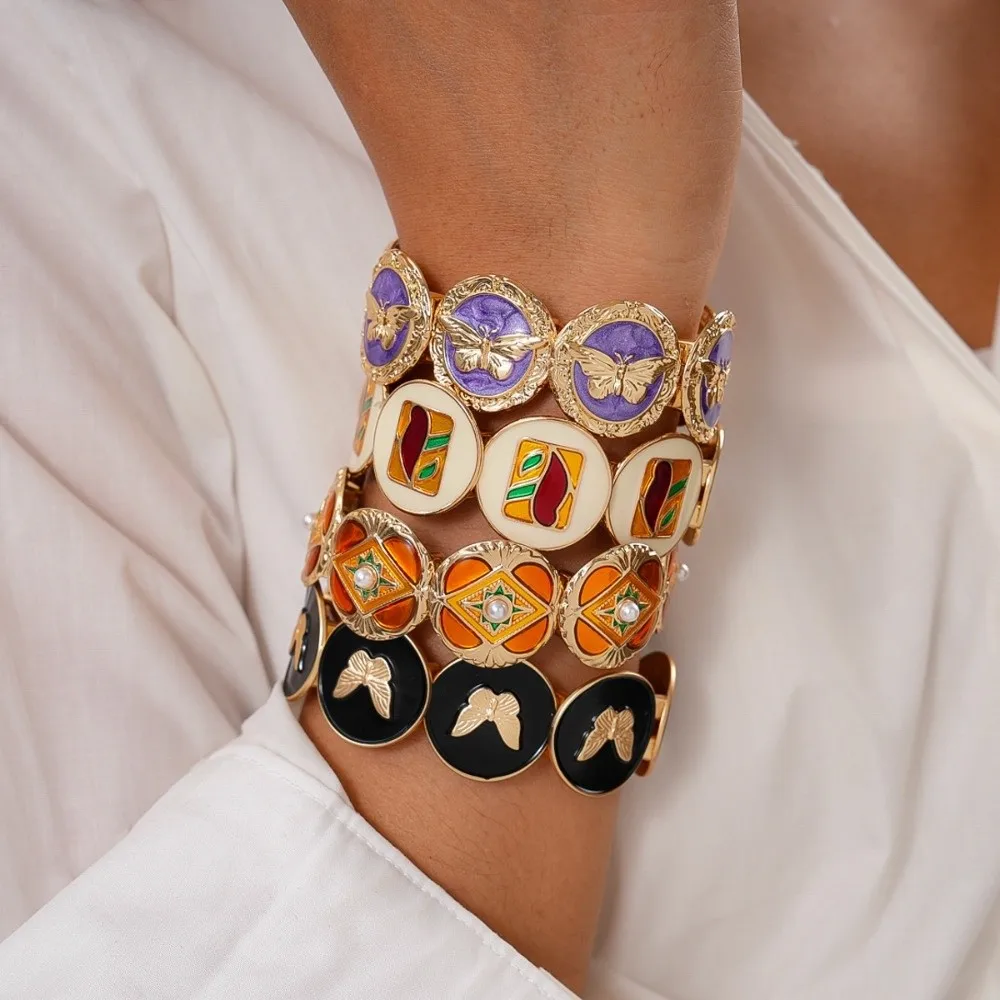 

Luxury Jewelry Retro Drip Oil Bracelet Elastic Rope Imitation Pearl Wide Metal Bangles Butterfly Geometric Geometry Hand Ring