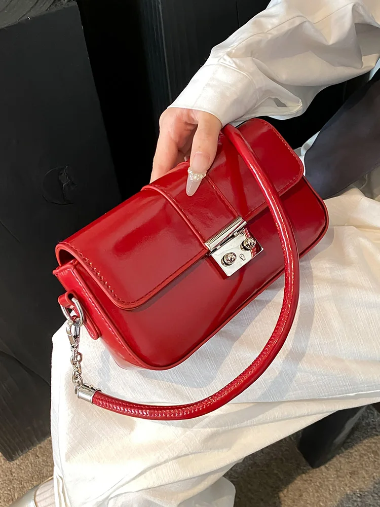 French Textured Red Patent Leather Handbag Women\'s New Single Shoulder Underarm Bag Fashion Commuting Chain Crossbody Bag