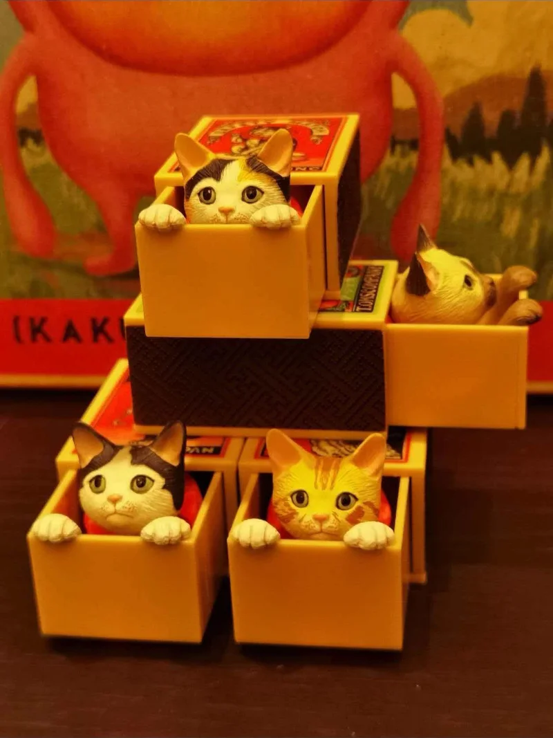 

Коллекционная фигурка-сюрприз «Кошки в коробке спичек» (серия «Прятки») – милая аниме-фигурка из ПВХ, креативная игрушка, украшение для рабочего стола, подарок-сюрприз