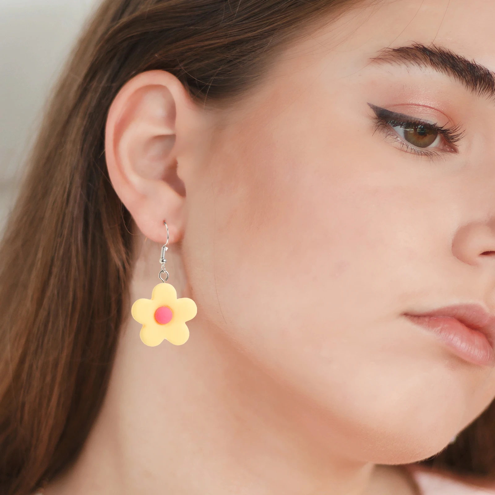 

Flower Earrings for Women Summer Resin Dangle Studs 7 Pairs Light Weight Fashion Accessory Floral Ear Drop Jewelry Set