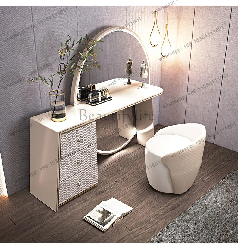 Luxury Beige Makeup…