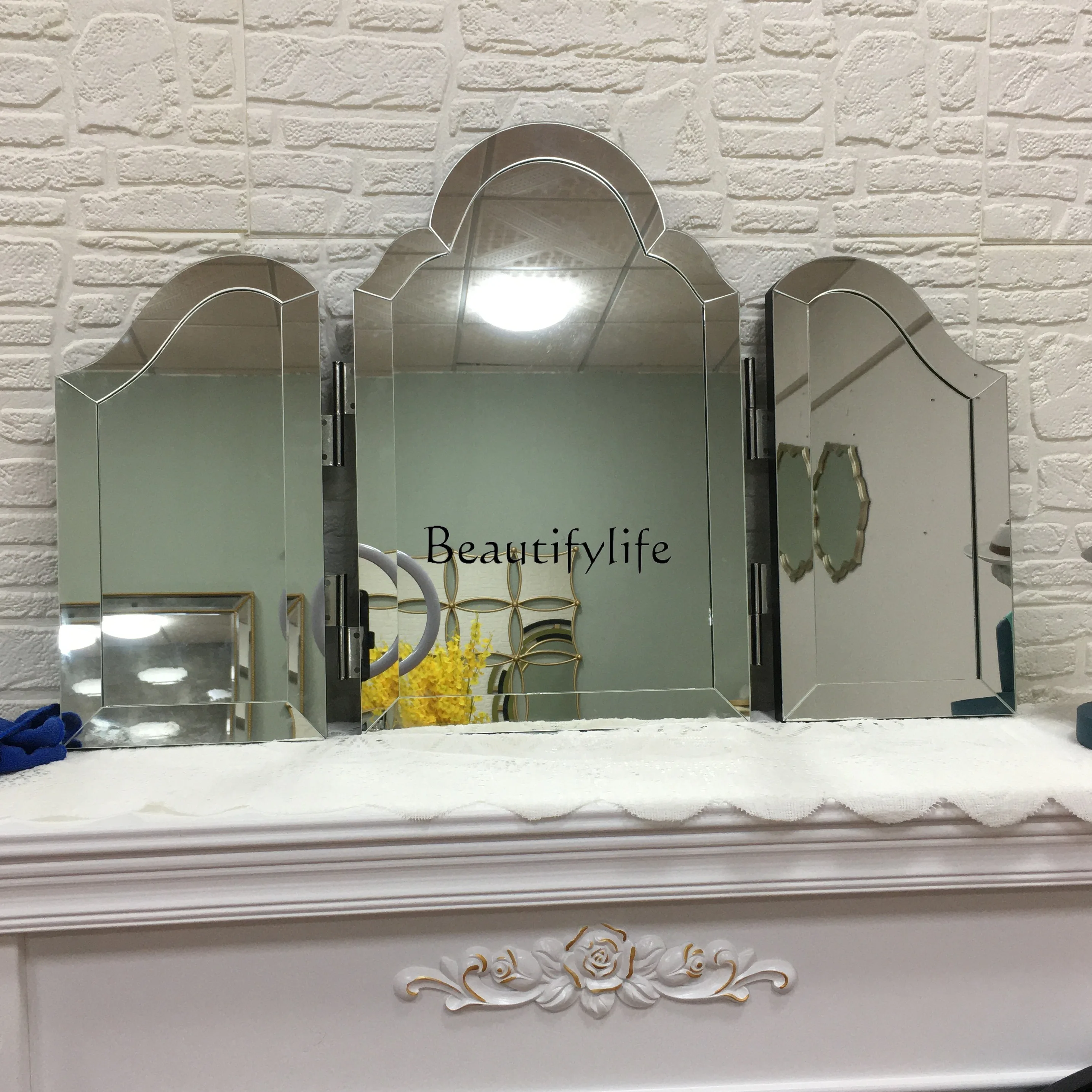 

European retro makeup mirror household triple folding bedroom vanity mirror fireplace