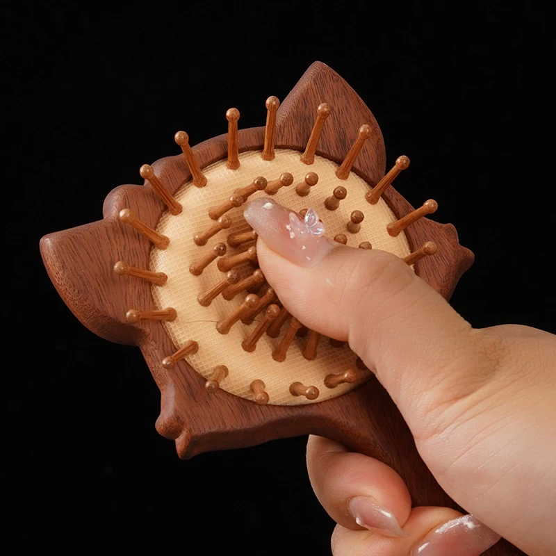 

【L】Hair Care Animal Shape Air Bag Sandalwood Comb Portable Anti Static Massage Comb Relieve Scalp Air Cushion Comb Gift