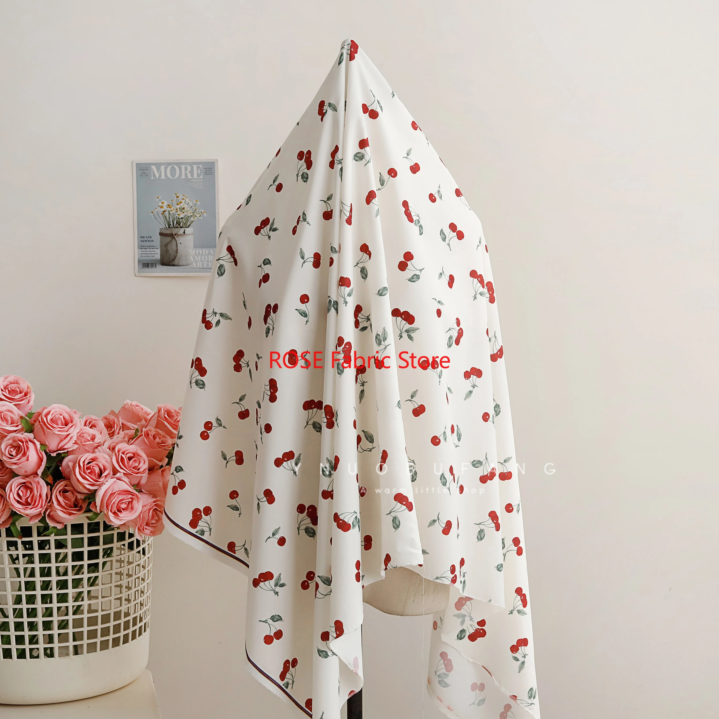 Tkanina szyfonowa z nadrukiem wiśni dla projektantów mody tkanina na sukienkę DIY, suknię wieczorową, sukienkę maxi