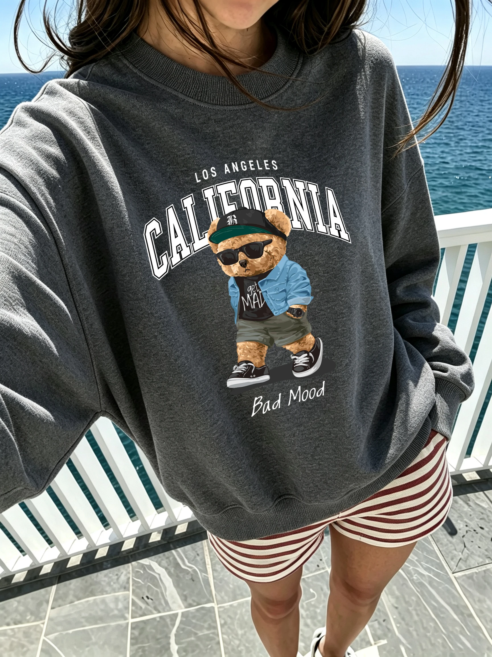 Bad Mood Cartoons Bear Print Casual Sports Sweatshirt Women Y2K Comfortable Pullovwes Soft Crewneck Top Autumn Fleece Clothes