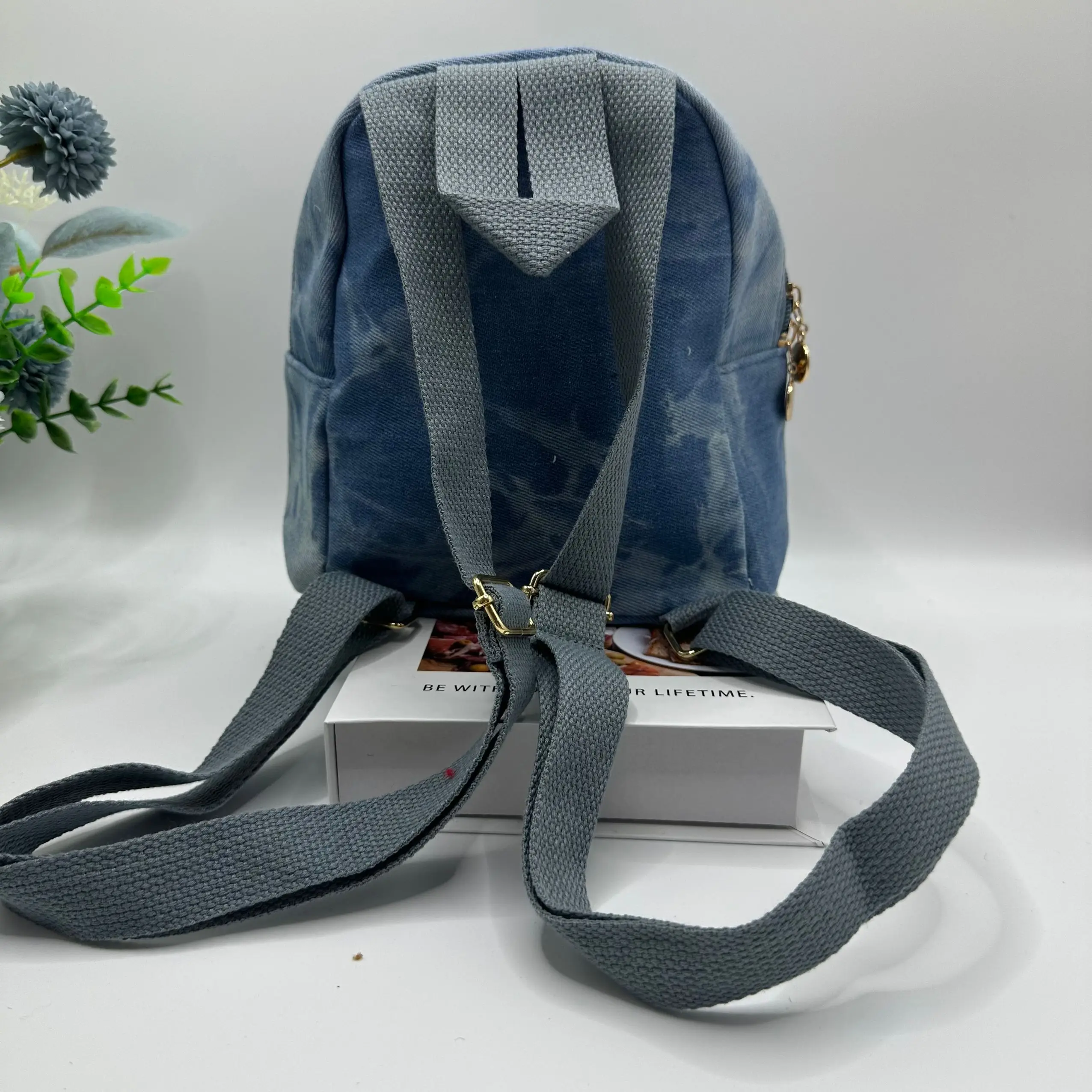 Op Maat Gemaakte Mini Vintage Denim Rugzak Met Gekleurde Draad Voor Dames Veelzijdige Schooltas Hoge Schoonheid Dames Rugzak