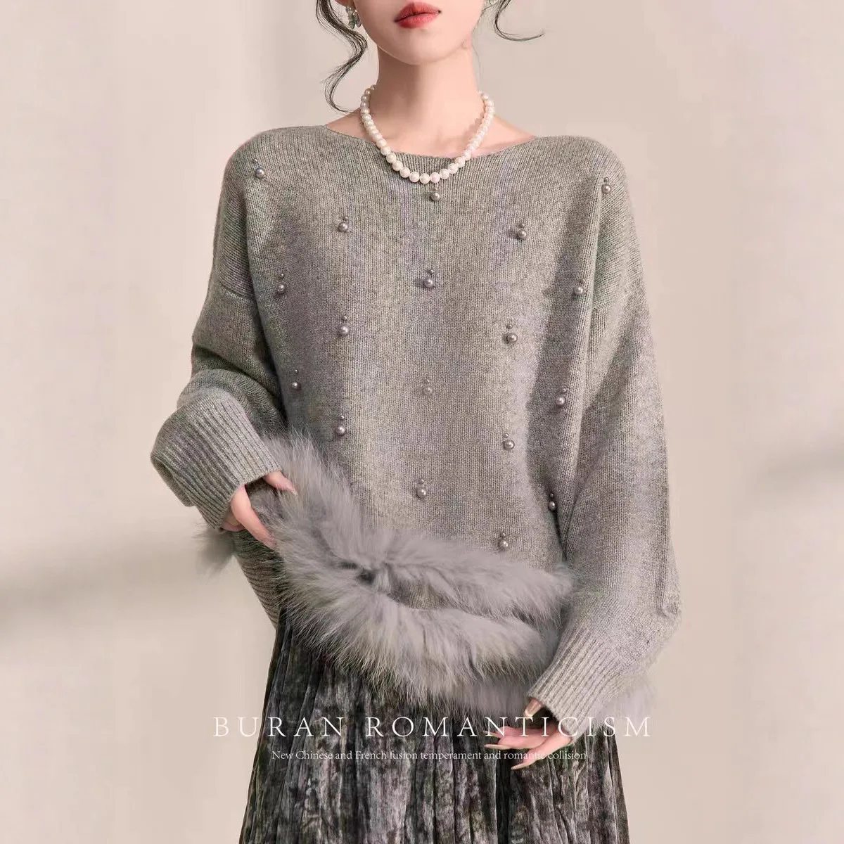 

Yaminiya Sweater Women's 2025 New Autumn/Winter Round Neck Thickened Light Luxury Plush Splicing Nail Bead Knitted Sweater Top