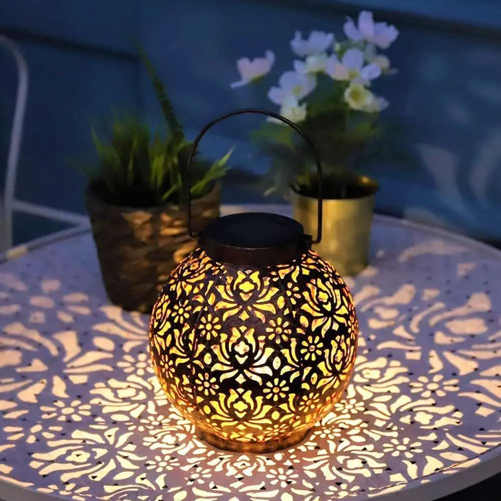 Hollow Projection Solar Metal Lantern Outdoor Garden Light Retro Style Iron Hanging Lamp For Backyard Patio Yard Landscape Decor