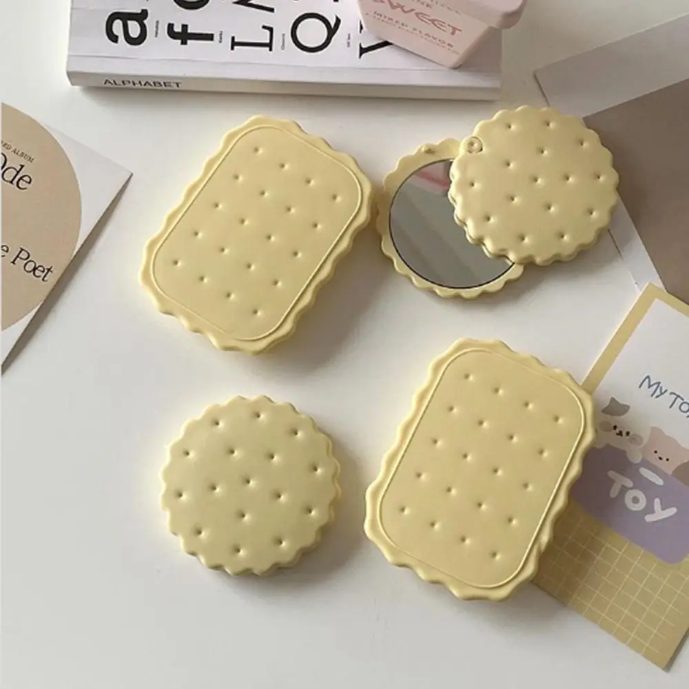 Mini Biscuit Hand-Held Mirror Portable Cheese Biscuit Design Biscuit Make-Up Mirror Cute Folding Biscuit Pocket Mirror Travel