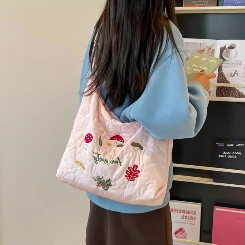 

Женская сумка на одно плечо, однотонная сумка-мессенджер с мультяшной вышивкой, большая вместительная повседневная нейлоновая сумка-тоут, новинка 2025 г.