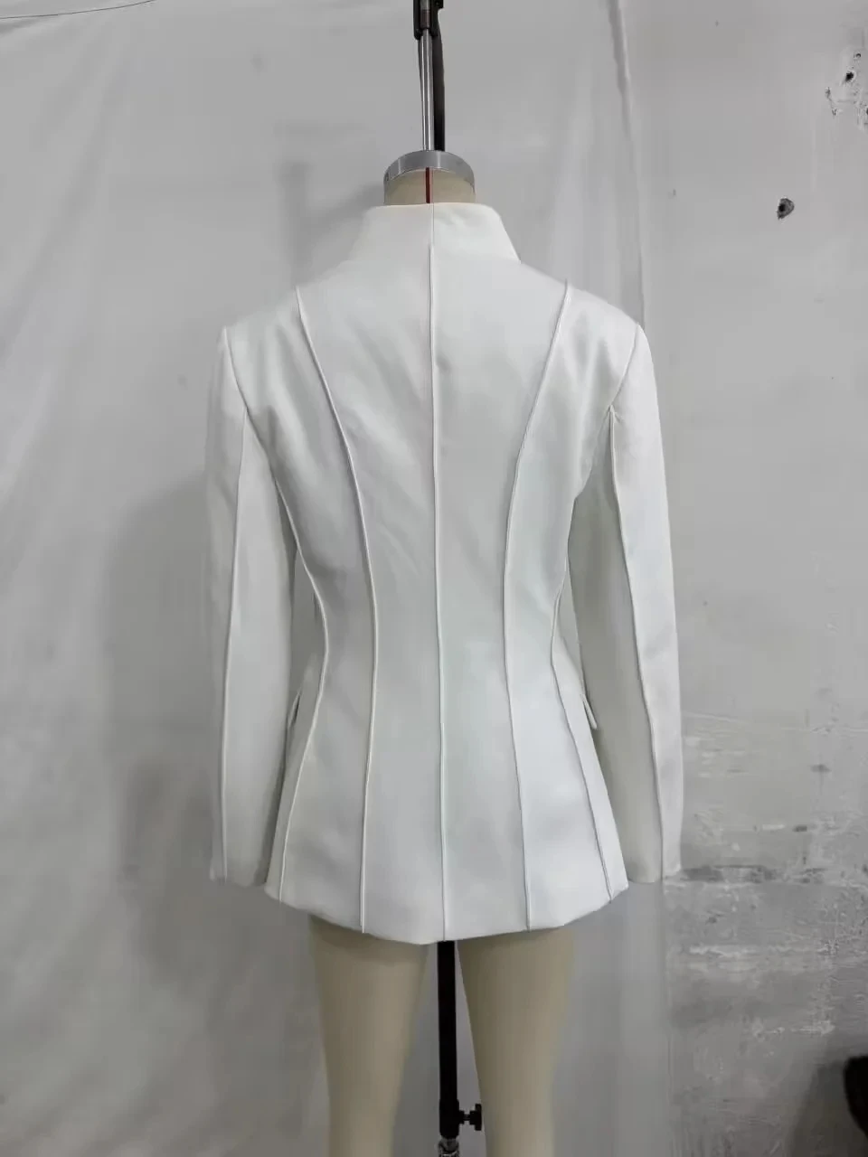 KONDALA Vintage Chic Büro-Damen-Blazer mit V-Ausschnitt, versteckter Knopfleiste und Taschen, schmal geschnitten, modischer Frühling/Sommer 2026 Freizeit-Blazer – Detail 9