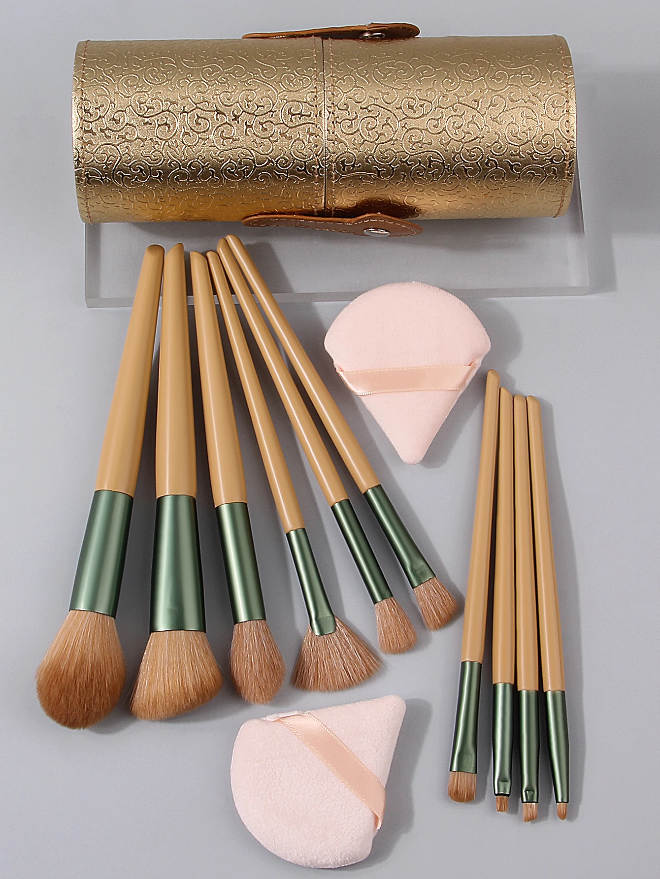 Beginner's Guide 10pcs Makeup brush set,2 triangular powder puffs & a large-capacity storage bucket portable travel beauty tools