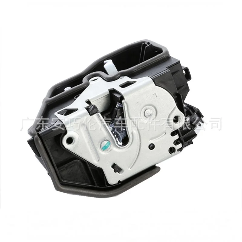 Right front door lock Locomotive door lock block for BMW E60 E61 51217202146