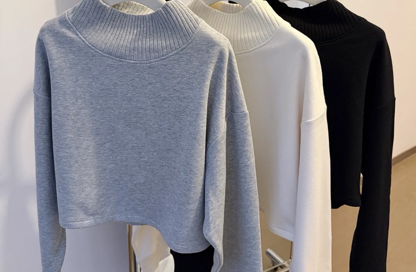 

Новый свободный тонкий свитшот с полувысоким воротником и повседневным весенне-летним спортом, хлопковый длинный све