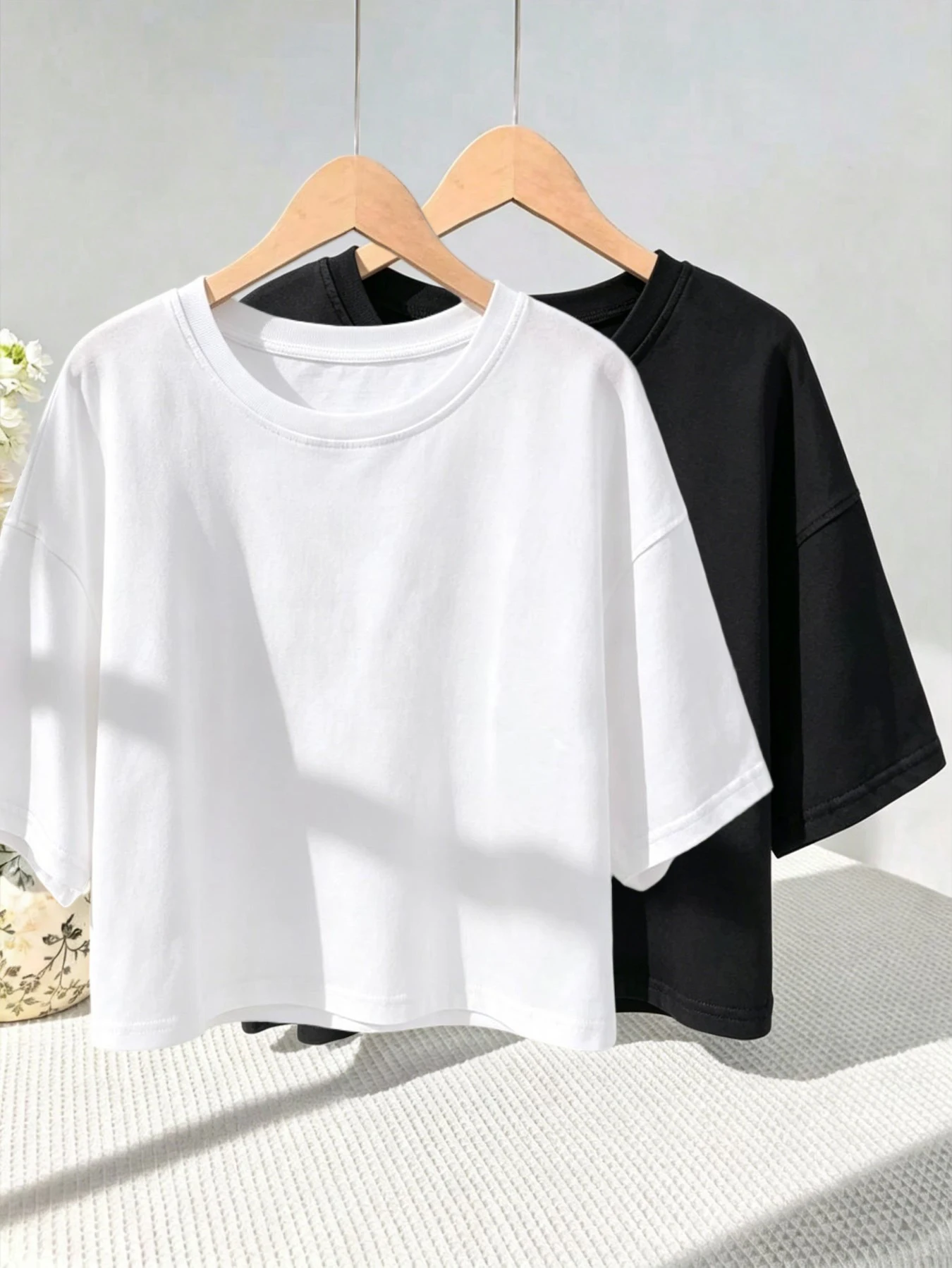 2er-Pack Schwarz-Weiß Einfarbiges Crop Damen T-Shirt Sommer Baumwolle Kurzarm Oversize Mode Tee Top Lässiges Rundhals-T-Shirt