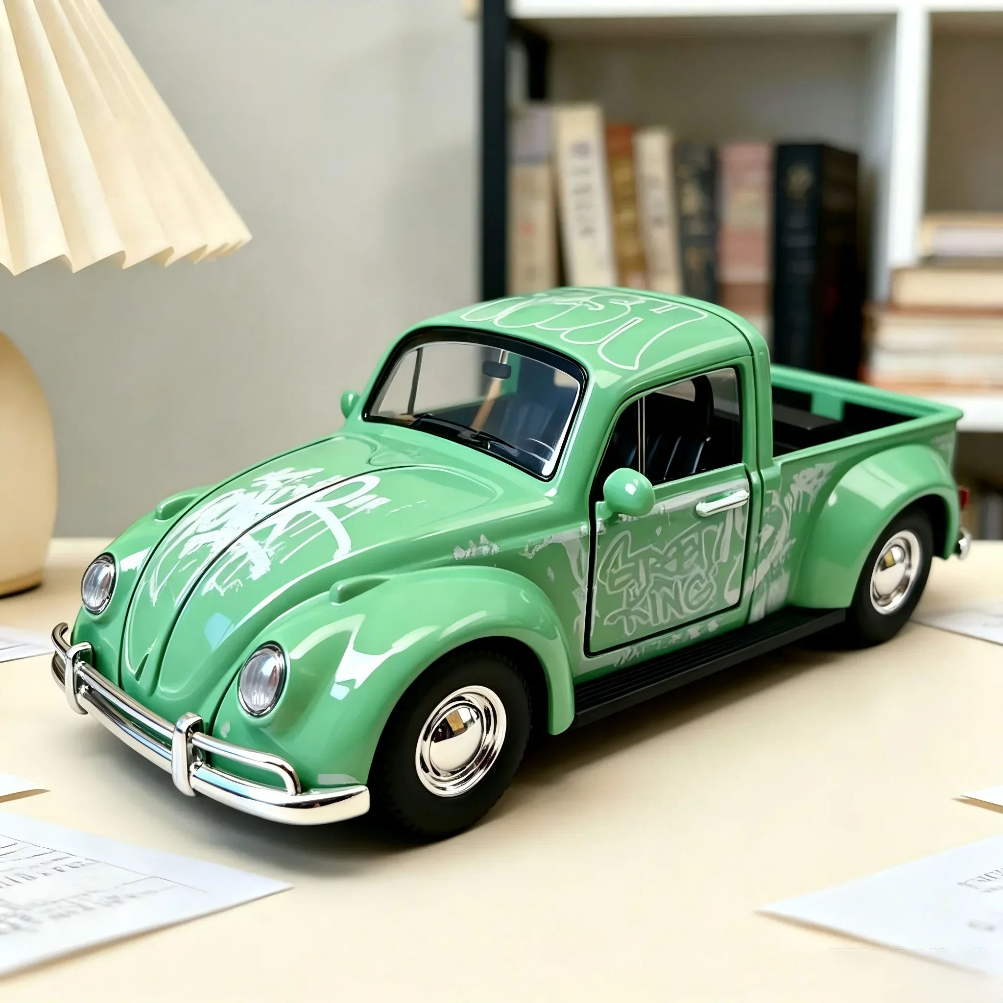 1:36 Diecast Metal Classic Vintage Car Model Pull-Back Power Open Doors Collectible Vehicle Christmas Gifts Office Tabletop