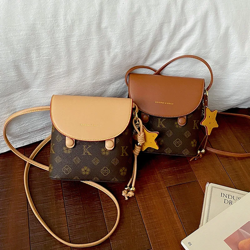 Women Vintage Printed Bucket Crossbody Bag, Color Block Flap Shoulder Purse, Ladies Small Bucket Sling Bag with Cute Star Moon C