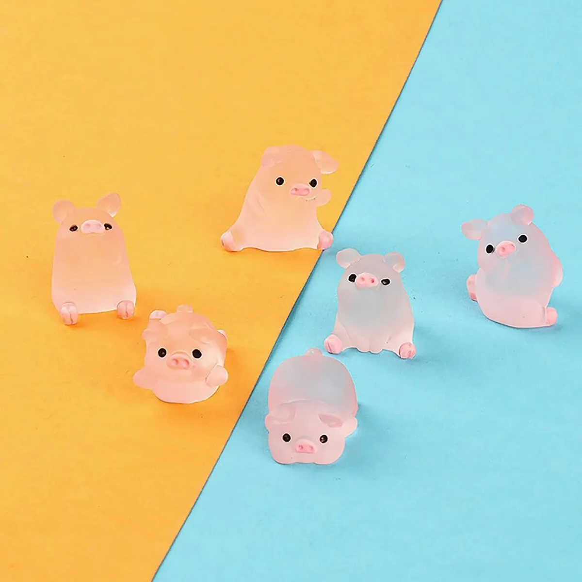 A Set Of Six Resin Cute Glow-In-The-Dark Piggy Ornament DIY Keychain Micro-Landscaping Accessories Home Desktop Car Decoration