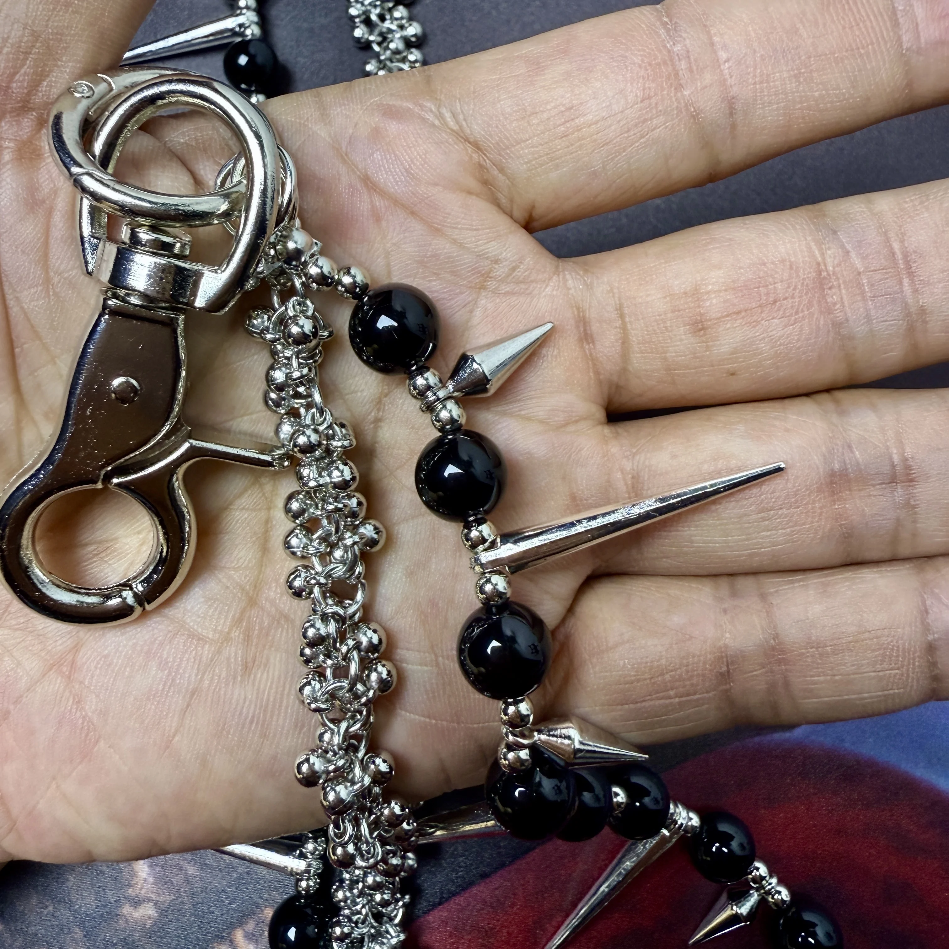 Original handmade denim pants chain, exquisite high-end ultra bright black agate stone punk style keychain pendant