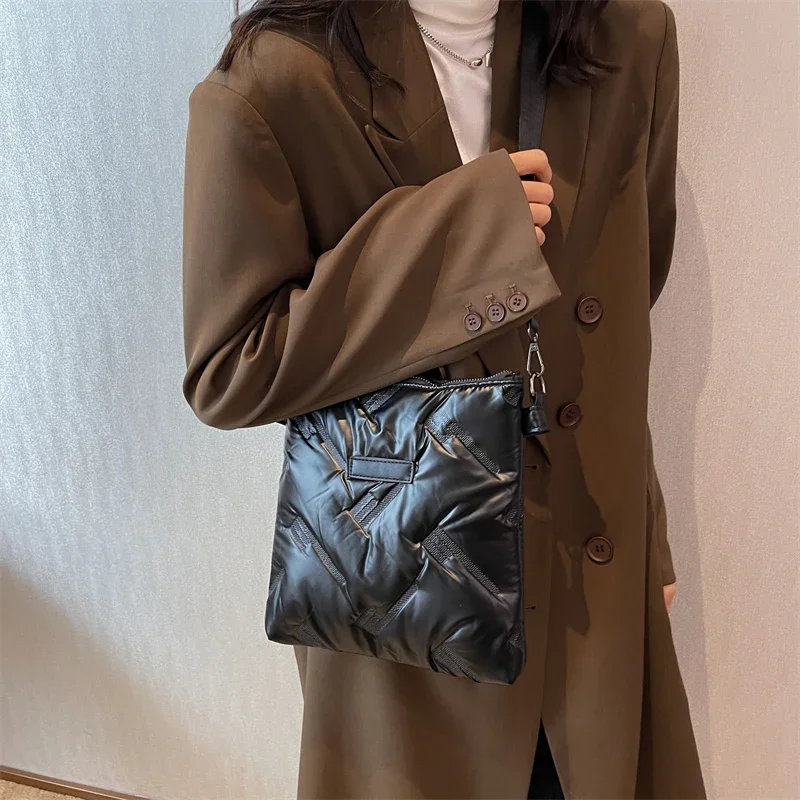 2023 Fashion Women\'s Messenger Bag Quilted Cotton Padded Handbags Solid Color Small Hand Bags for Women Shoulder Crossbody Bags