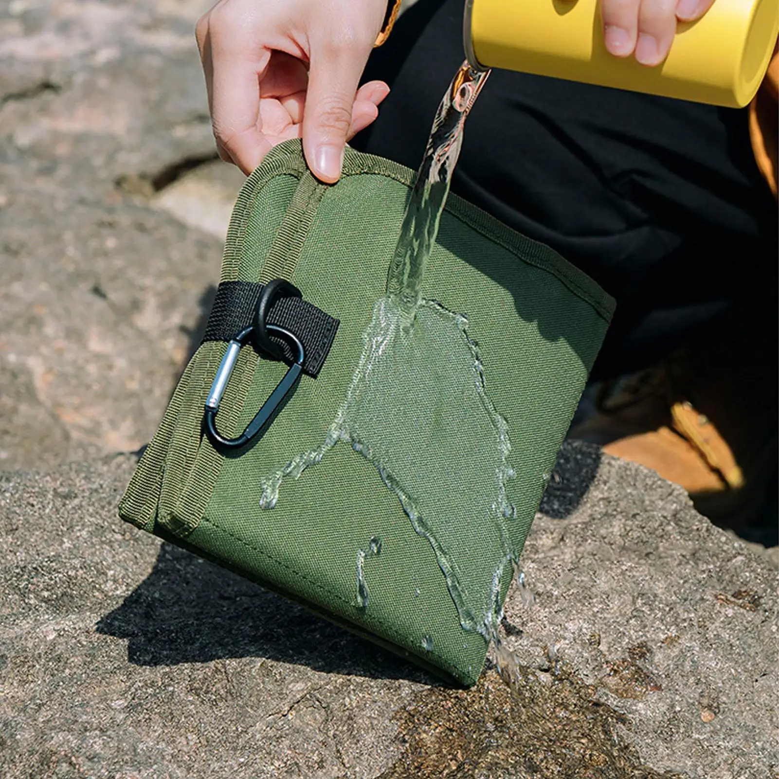 Stadium Seat Cushion Folding Cover Waterproof Insulated With Hangable Buckle Small Seat Cushion For Camping Floor Backpacking