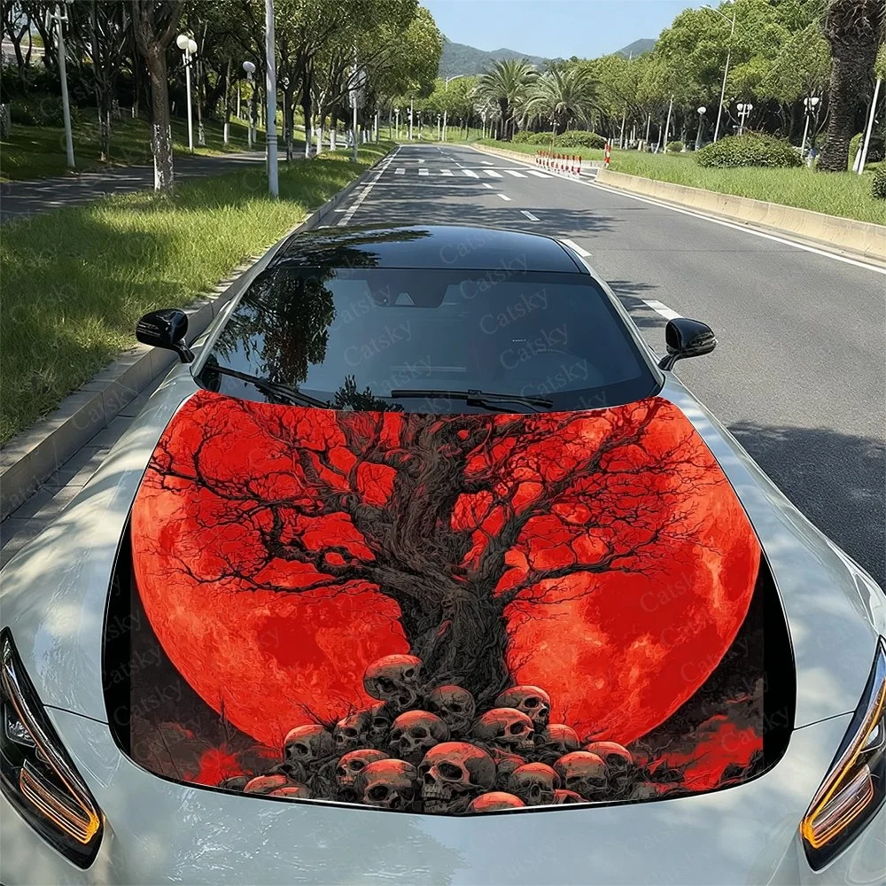 

Этот ударный капот автомобиля оснащен жирным красным фоном с темным, искренным деревом и черепами на базе. Идеально подходит для Lobby