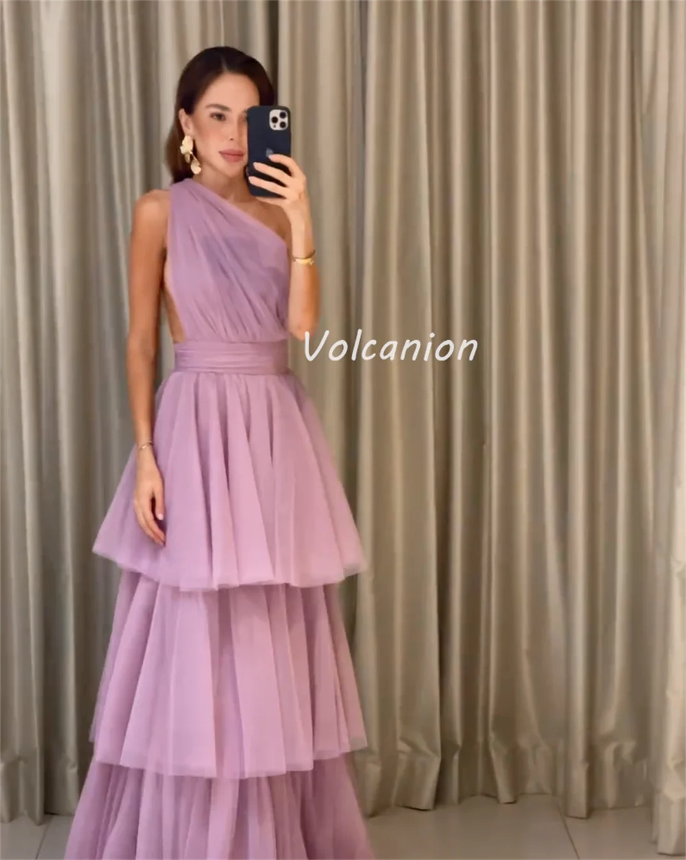 Vestido de fiesta drapeado escalonado con pliegues de tul elegante de estilo moderno personalizado vestidos largos de un solo hombro vestidos para ocasiones a medida a juego
