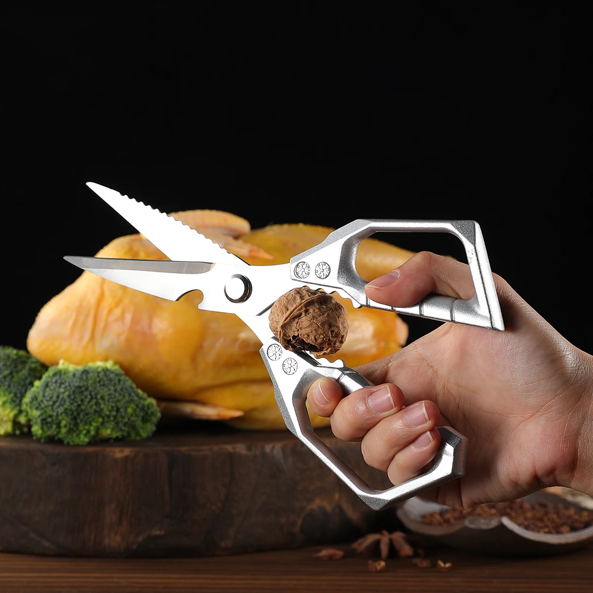 High Quality Multifunctional Kitchen Scissors Chicken Bone Scissors Fish Scale Scraper Bottle Opener Walnut Clip Kitchen Knife