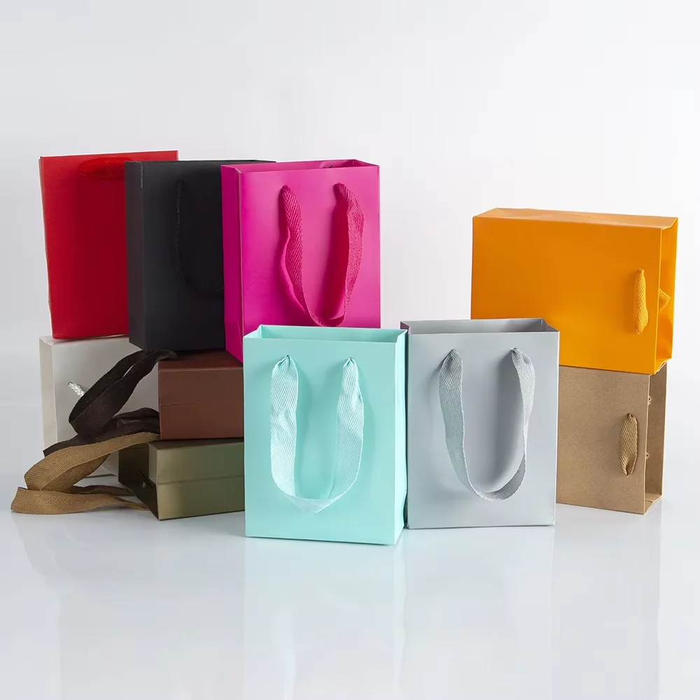 

24pc Multiple Color Thick Red Silve Grey Kraft Paper Fashion Bags Clothing Packaging Bag festival Birthday Gift Wrapping