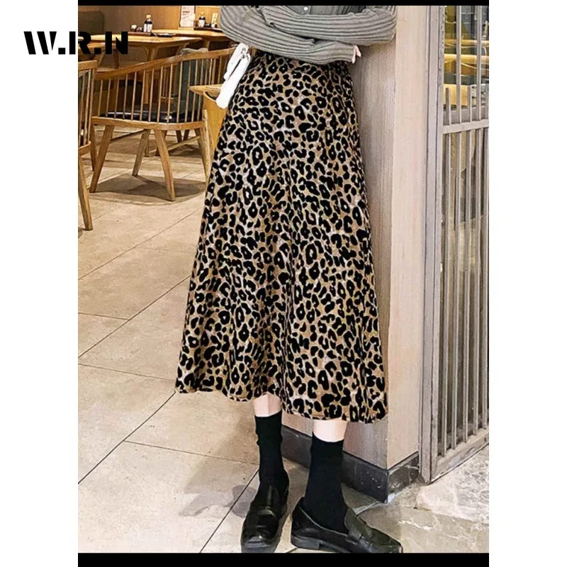 Imagem -03 - Saia Média Longa com Estampa de Leopardo Feminina Vintage Elegante Casual Estilo Retrô Cintura Alta Ajuste Fino Sexy Primavera 2023