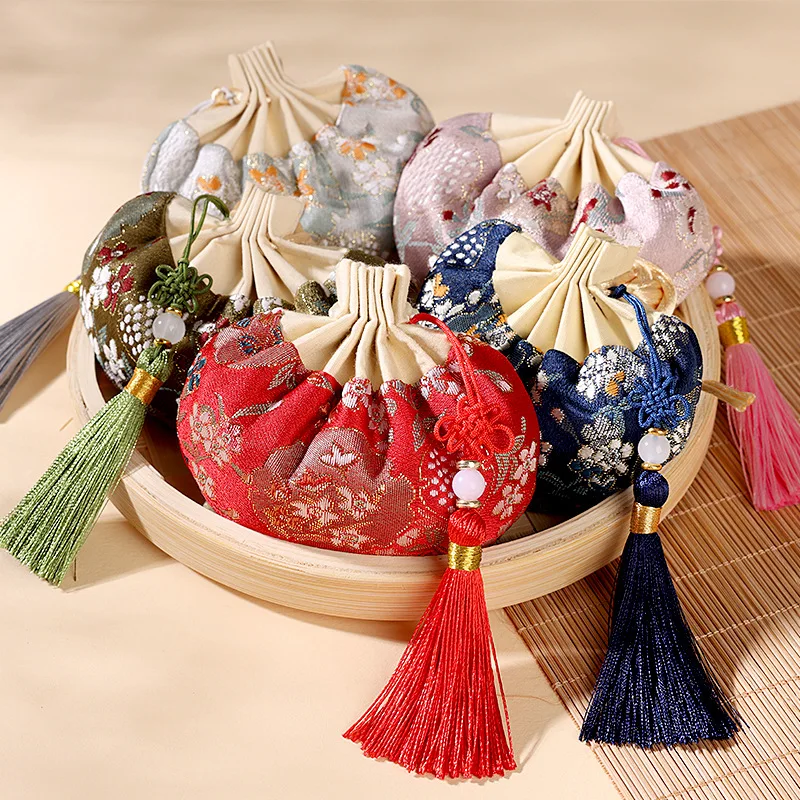 Aromatherapy bag, court bag, ancient Chinese style sachet, sachet, empty bag, mugwort leaf mosquito repellent, portable car broc