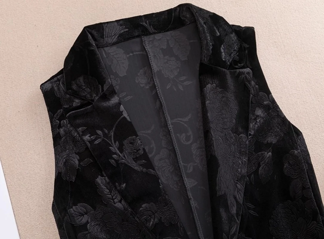 سترة جاكار مخملية ذهبية سترة للربيع والخريف قصيرة للنساء 2025 سترة جديدة بدون أكمام ملابس خارجية كبيرة الحجم w1786