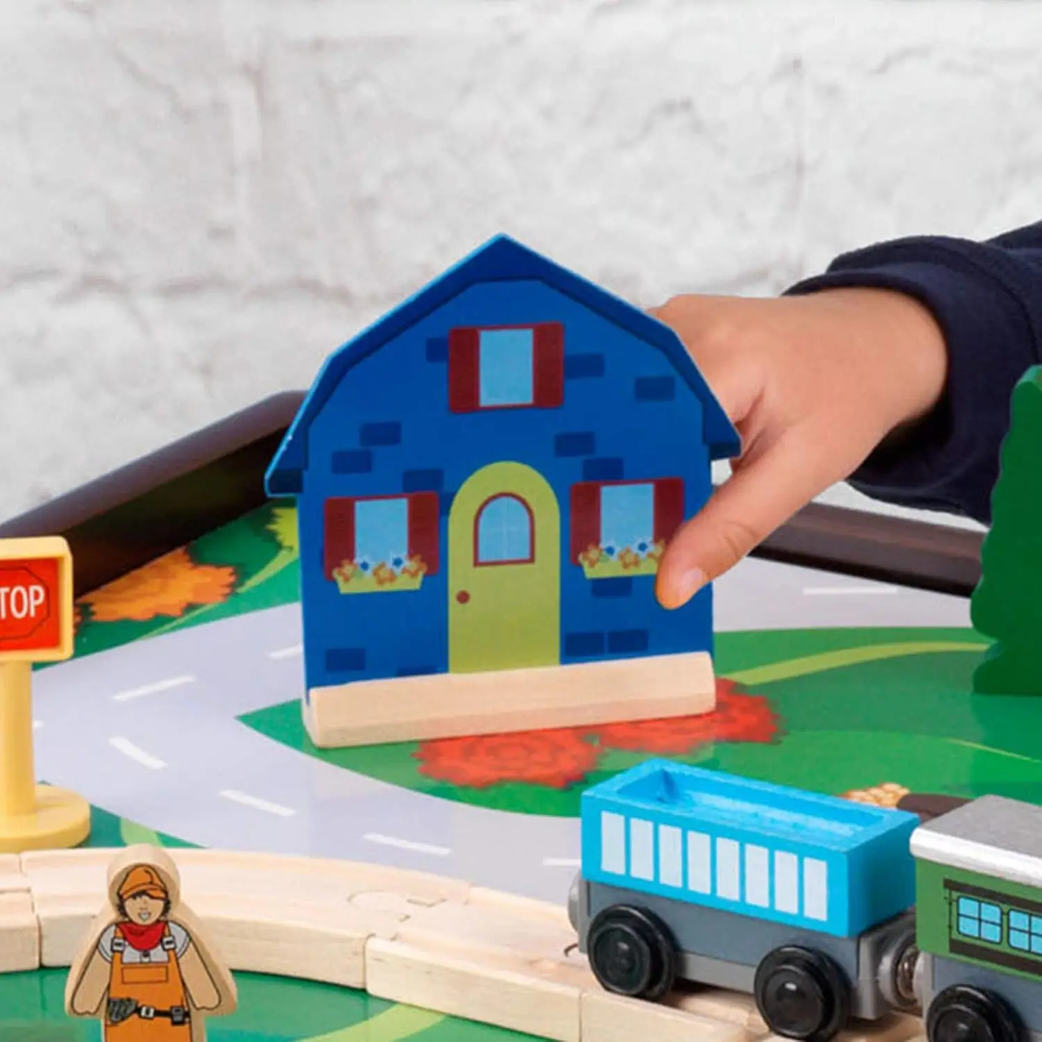 2-in-1 activiteitentafel met omkeerbaar blad, 200 bouwstenen en 30-delige houten treinset, espresso, cadeau voor kinderen vanaf 3 jaar