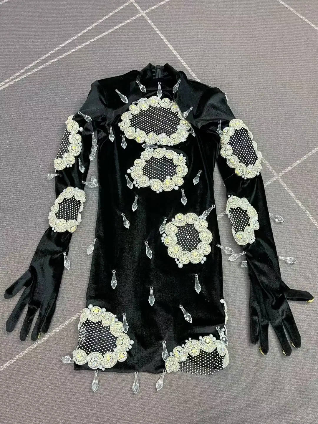 Black Velvet Mini Dress With Gloves 3D Crystals Mesh Hollow Out Cocktail Dress High-end Elegant Women Party Outfit Xiaoheifeng