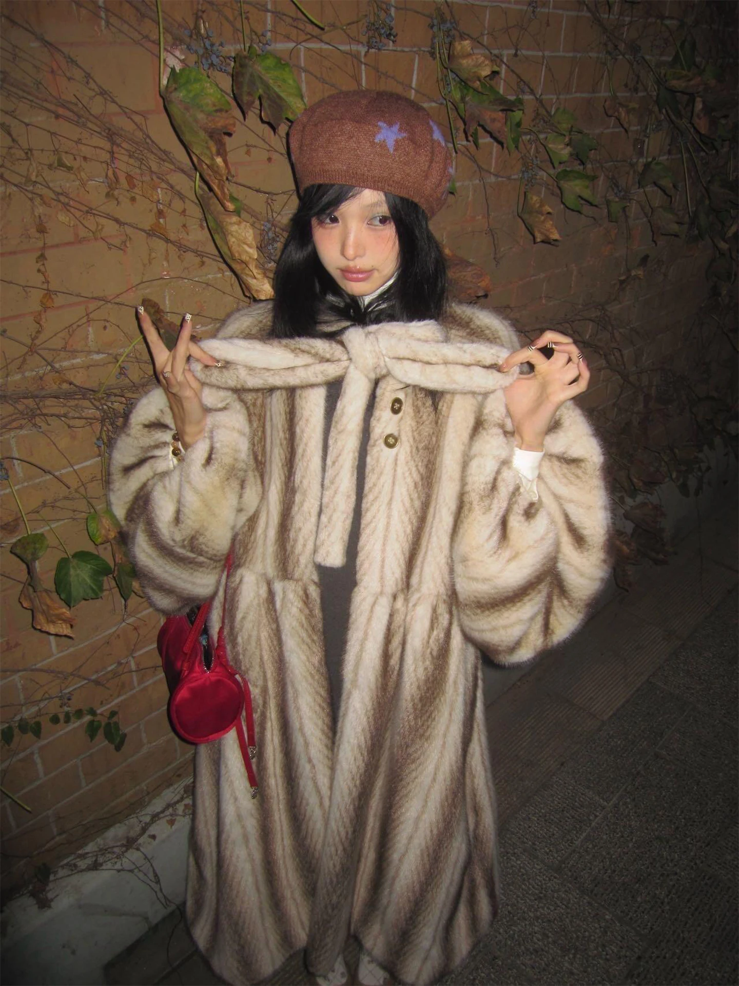 

Модная женская шуба из экокожи, цельнокроеная, комфортная, теплая, в корейском стиле, длинная, с рукавами-фонариками