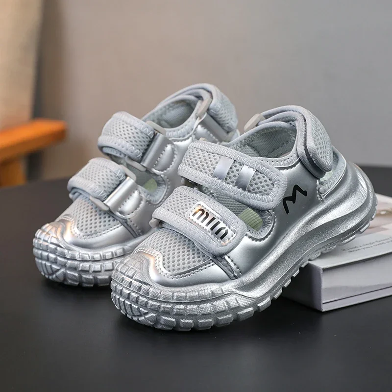 صنادل رياضية صيفية موضة 2025 أحذية رياضية للأولاد والبنات للأطفال أحذية ركض للأطفال بنعل ناعم ومضادة للانزلاق