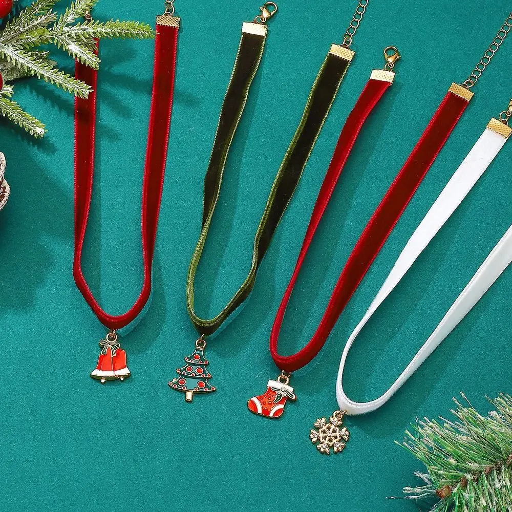 Clavicle Chain Christmas Choker Cartoon Santa Velvet Collar Necklaces Gingerbread Man Alloy Cartoon Pendant Choker Decoration
