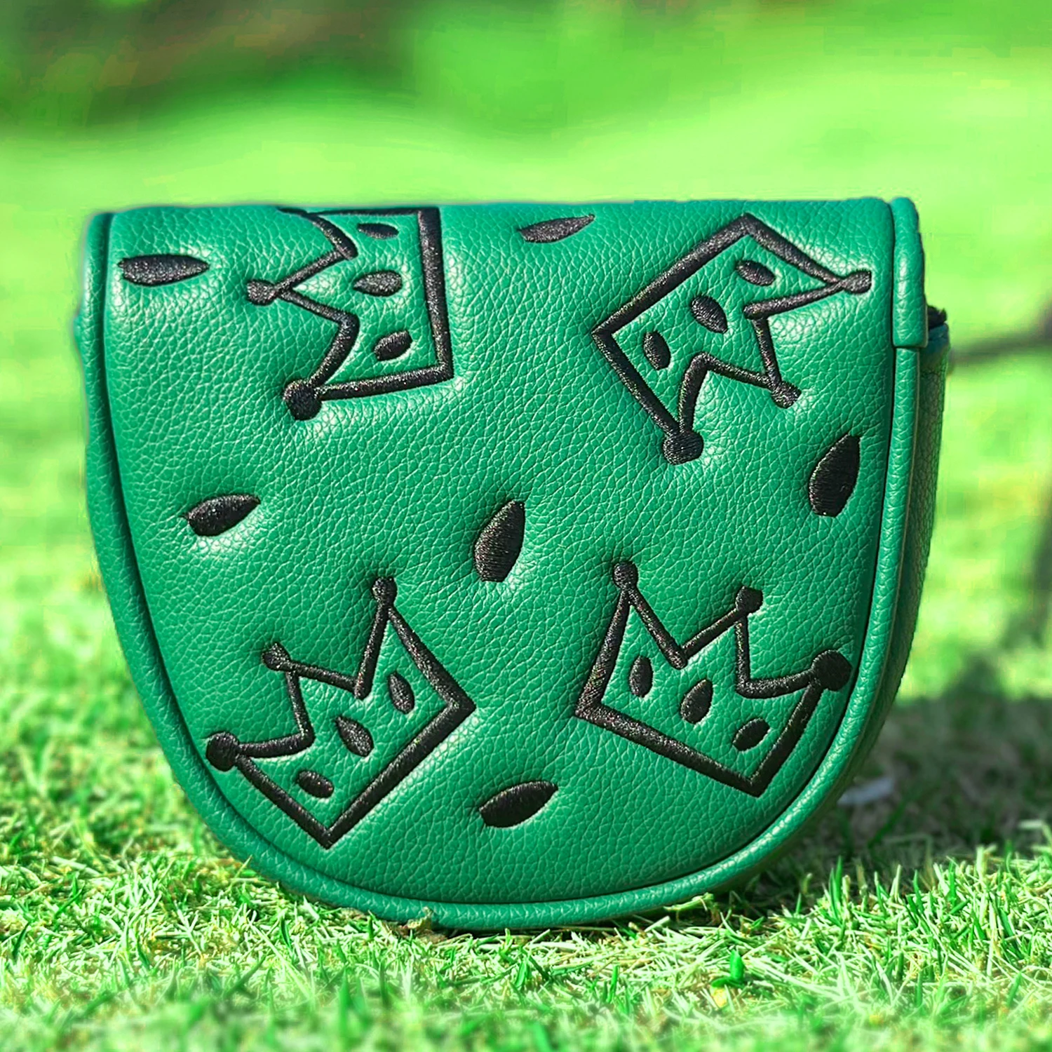 1pc Green Mallet Putter Cover, Crown Pattern Half-Circle Putter Head Cover, Magnetic Closure, Golf Putter Protector