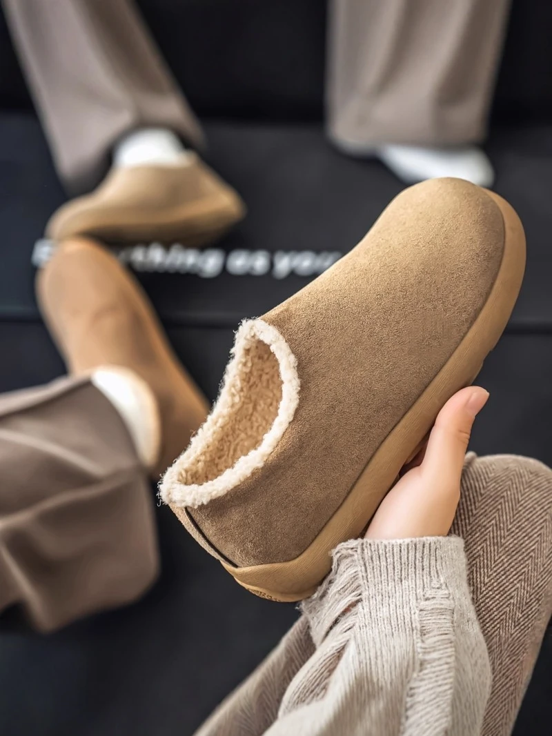 Men's Winter Slippers Thick Bottom Warm Fleece Lined Slip-On Cotton Shoes Waterproof Non-Slip Slip-On Slippers for Outdoor Use