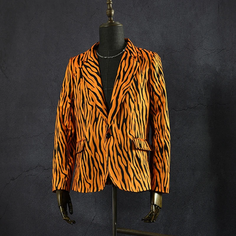 

Сценический костюм для мужчин, наряд для выступления певицы, приталенное пальто, оранжевый костюм в полоску с принтом, мужская одежда для джазовых танцев VDL3984