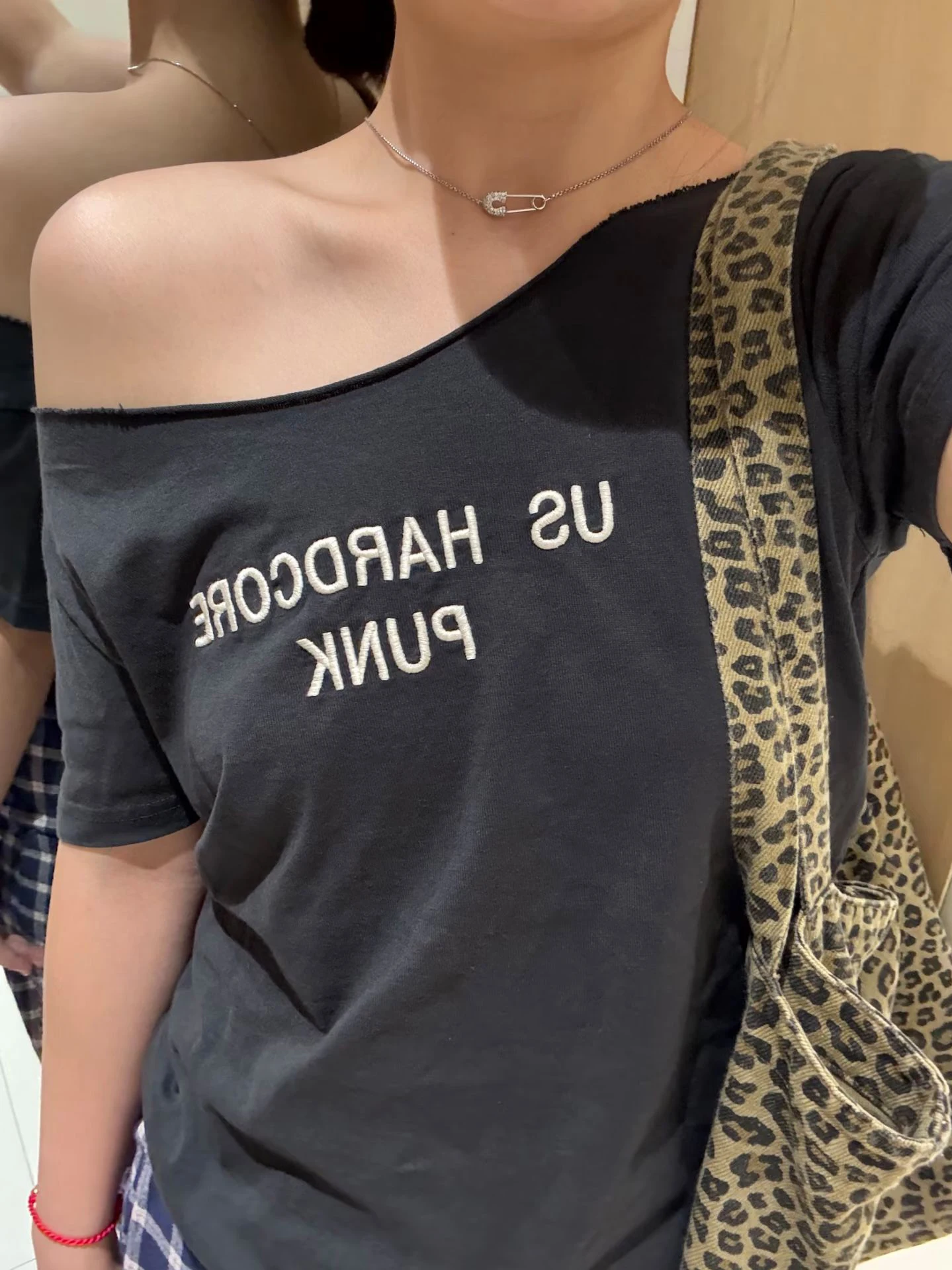 Brief Stickerei Dünnes T-shirt Frau Sommer Slash Neck Raw Saum Kurzarm T-shirts Vintage Streetwear Baumwolle T-shirt Y2k Tops – Detail 8