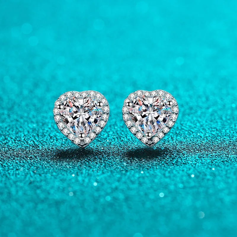 18K gold earrings for women plated pt950 platinum small exquisite diamond heart-shaped moissanite earrings stud earrings