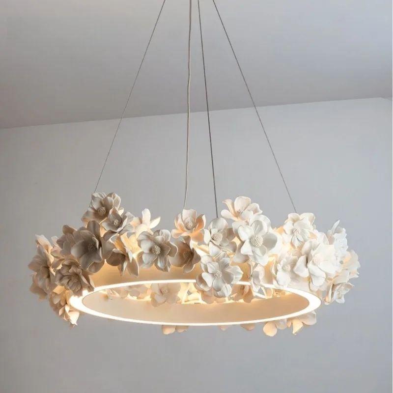 Light French chandelier, living room cream wind round plaster resin lamp, European retro dining room bedroom flower chandelier