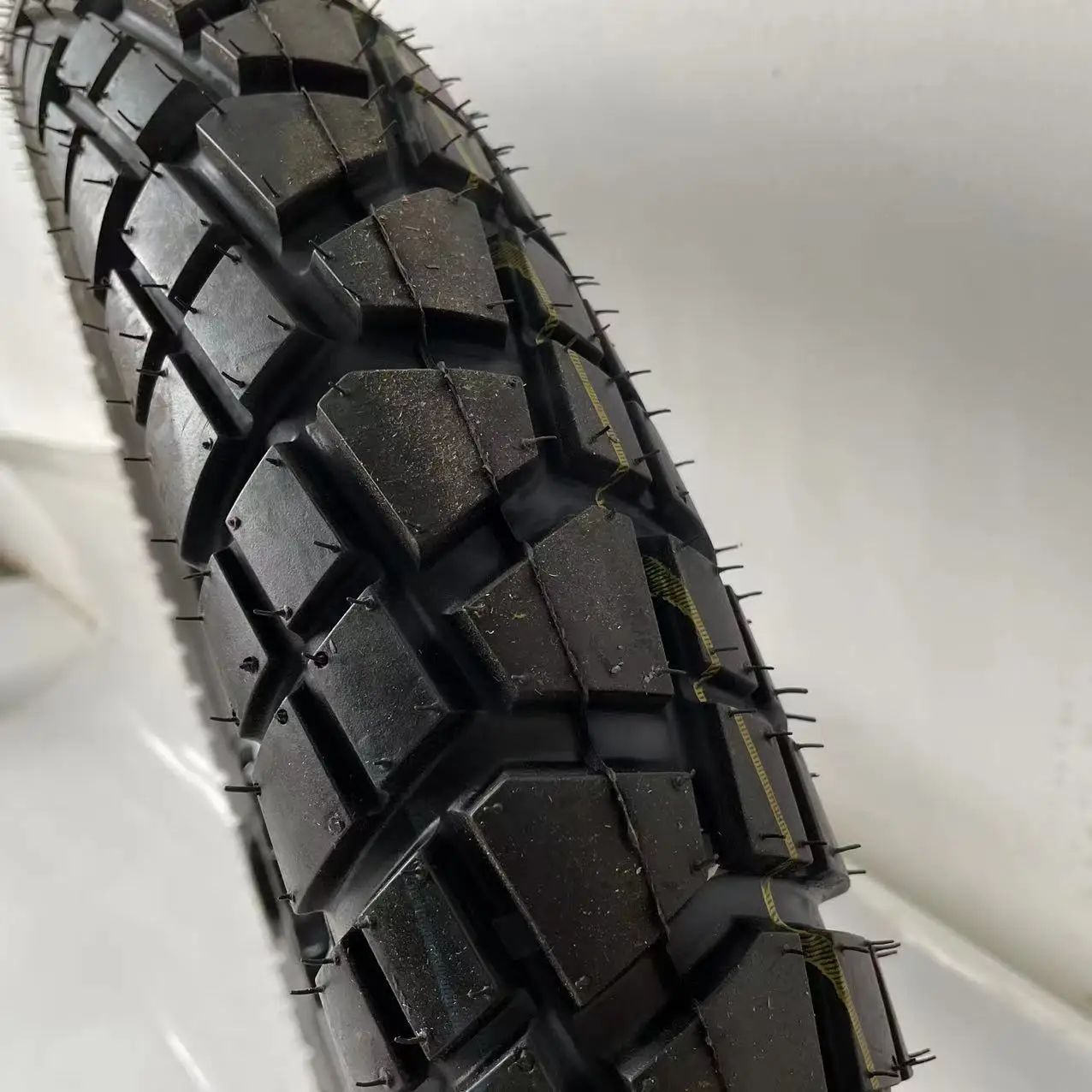 2024 Popular 19 Inch Motorcycle Wheel Customized Rim With All Terrain Tire