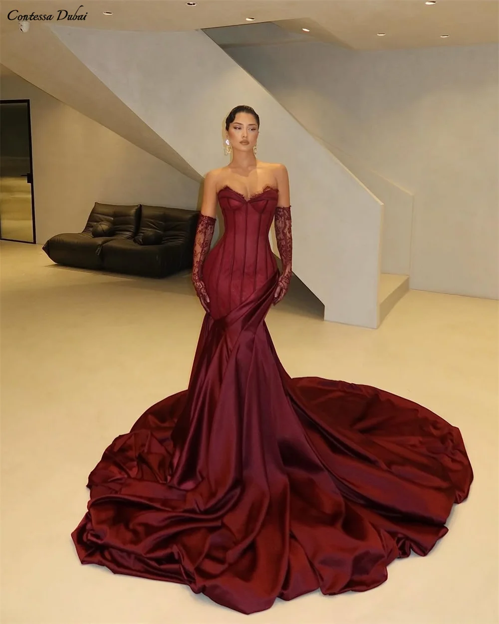 Contessa Dubai aangepaste wijnrode strapless galajurk met kanten mouwen vestidos de noche kathedraal trein formele avondevenementen