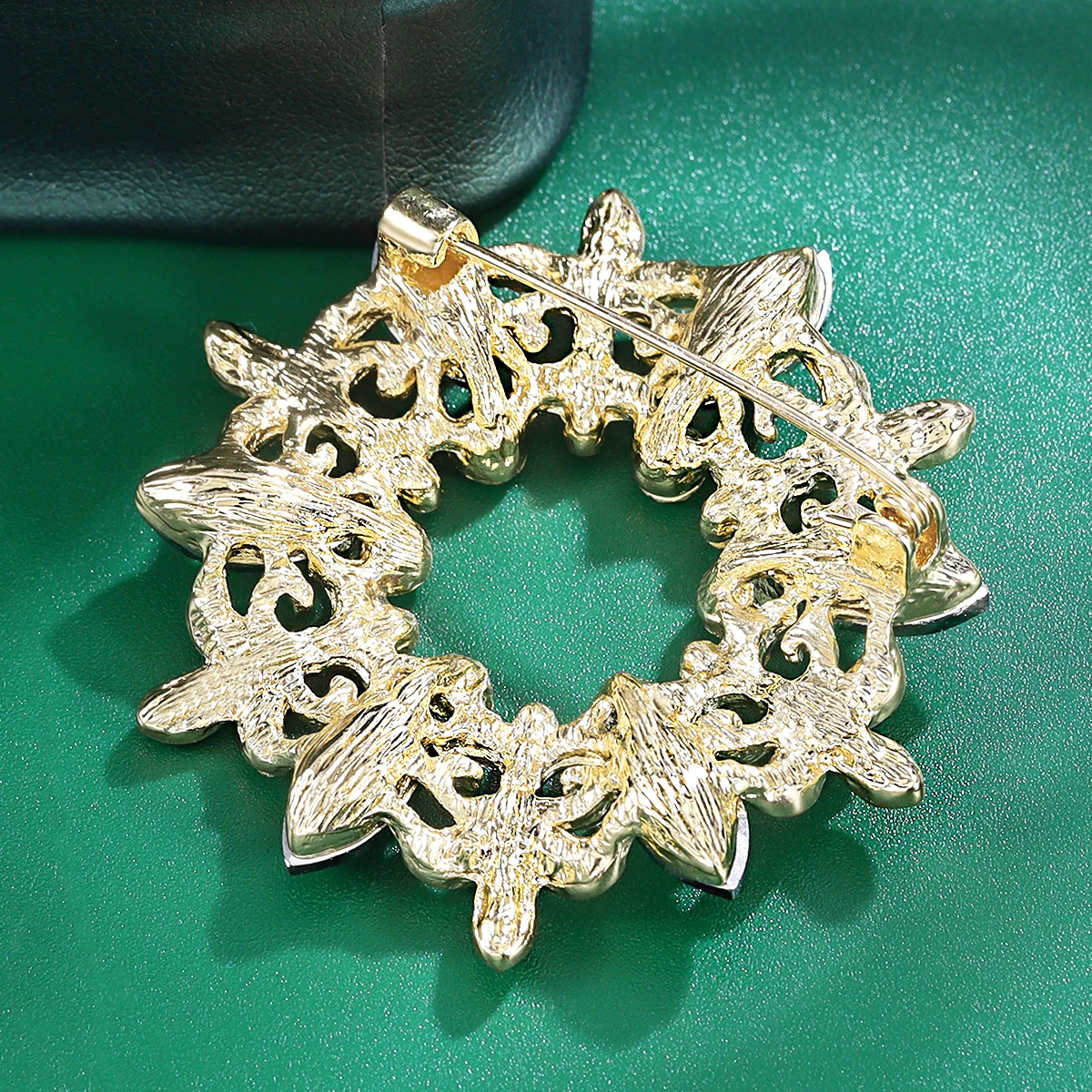 WEIMANJINGDIAN Brand New Arrival Green Crystal Floral Garland Pins and Brooches for Women