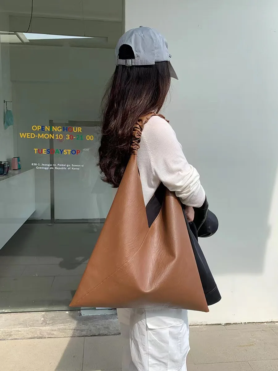 Casual Simple Tote Bag Daily Commuting Triangle Bag Large Capacity Trendy Fashion Handbag Niche Pleated Design Armpit Bag