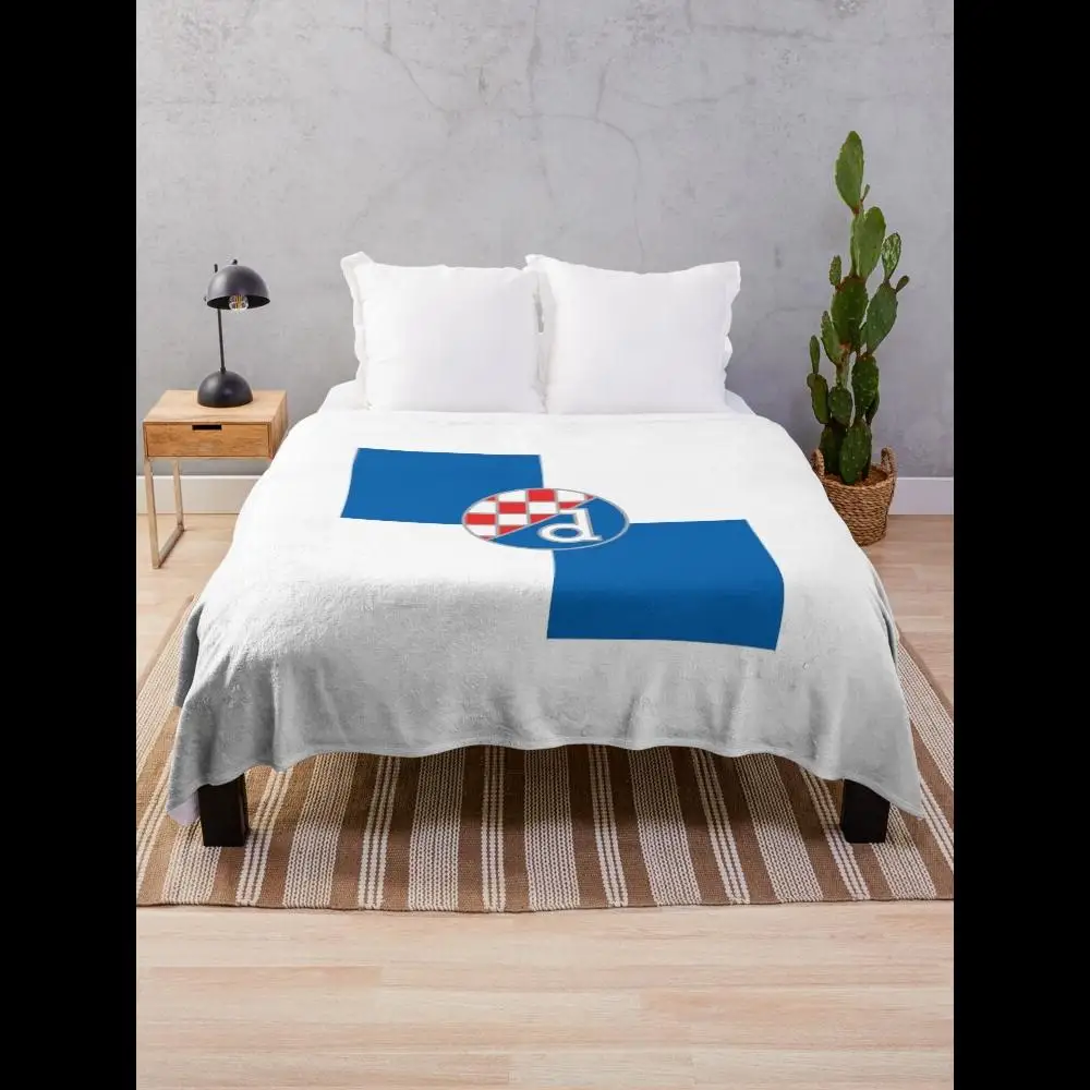 dinamo-zagreb-football-club-throw-blanket-official-team-design-cozy-fleece-blanket-for-fans